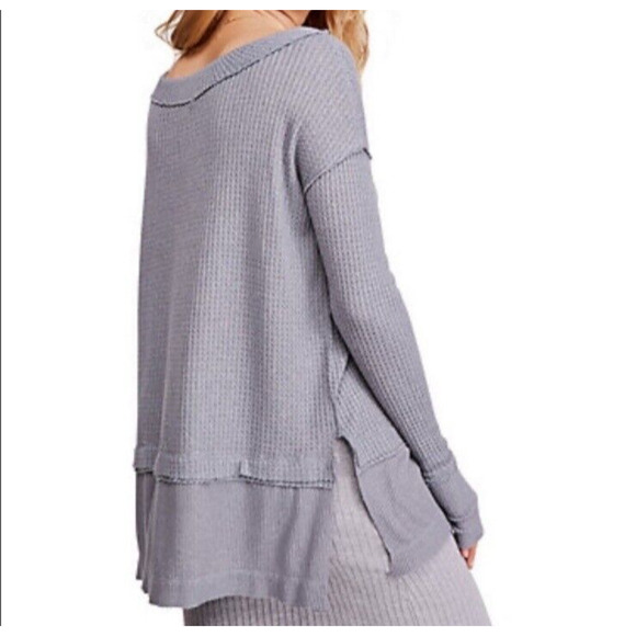 We The Free Womens Tunic Top Medium Storm Gray Waffle Knit Raw Edges Thumb Holes - Picture 2 of 14